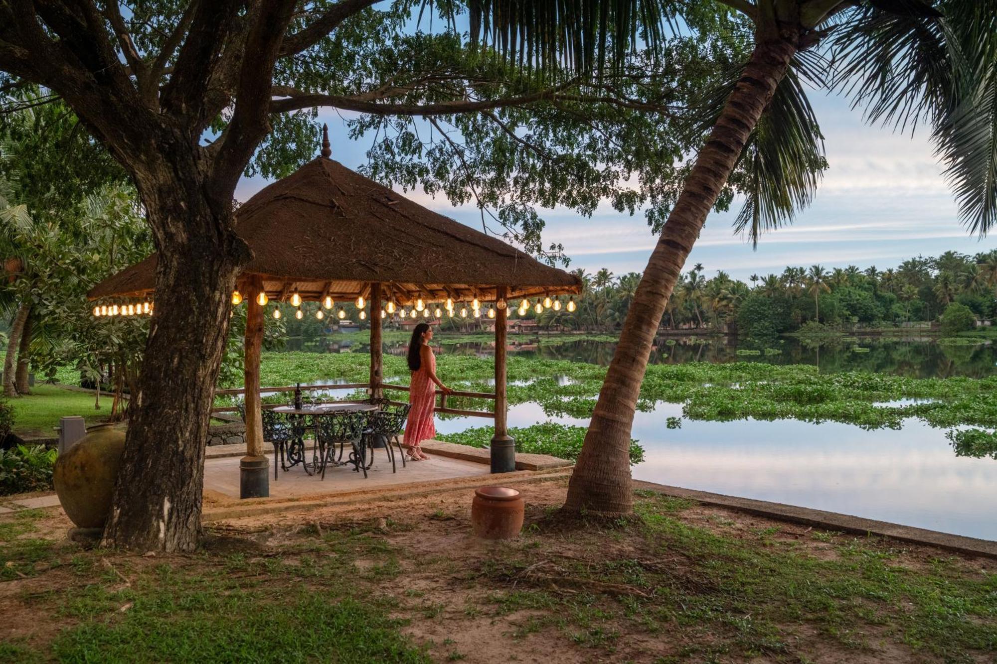 Baymaas Lake House Kochi Esterno foto