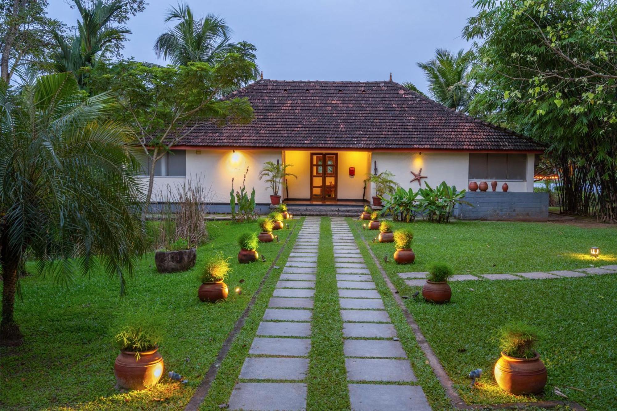 Baymaas Lake House Kochi Esterno foto