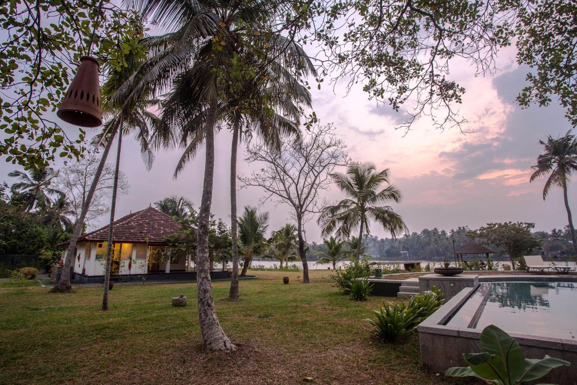 Baymaas Lake House Kochi Esterno foto